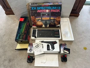 De colección Sinclair ZX Spectrum +3 paquete de acción 128K... sistema de disquete... en caja... - Imagen 1 de 24