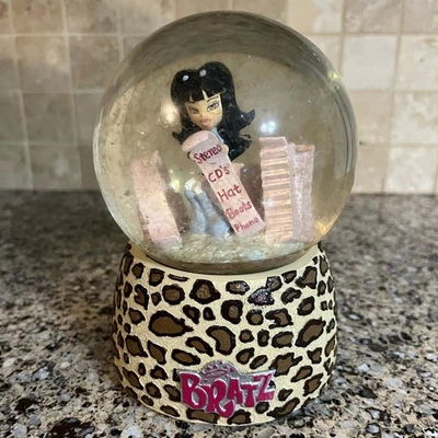 ENVÍO GRATUITO RARO 2004 Navidad Bratz globo de nieve: Jade Foto 1 de 3