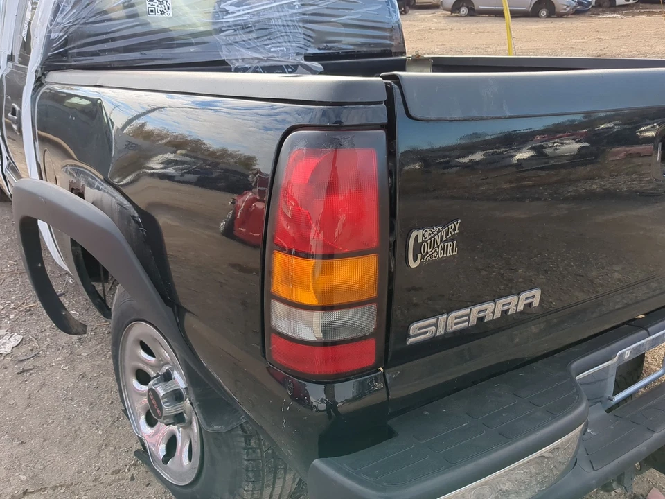 Luz trasera lateral izquierda para conductor GMC Sierra 1500 2004-2005 OEM CSUP7 Foto 1 de 1