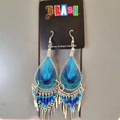 Brincos de lágrima de fio azul com franja de miçangas penduradas 4,06" contas de níquel sem bronze - Imagem 1 de 4