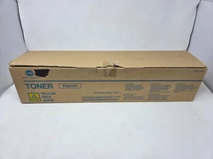 KONICA MINOLTA TN210Y 8938-506 YELLOW TONER CARTRIDGE NEW OPEN BOX GENUINE - Picture 1 of 3