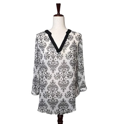 IZ Byer Women's Top M Black White Damask V-Neck 3/4 Sleeve Blouse Career - Image 1 of 4