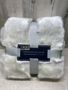 Hudson Park Collection Lynx Arctic Faux Fur Throw 50x70 in White - Picture 1 of 8