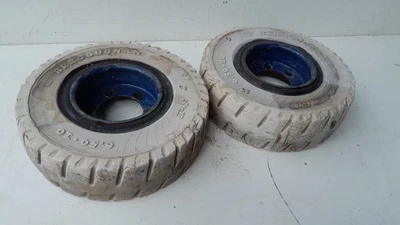 53) Satz 2 Stück  Helle Staplerreifen Vollgummireifen  6,5-10  inkl. Felge - Bild 1 von 4