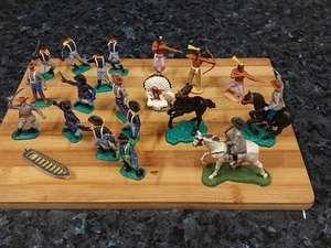 Vintage Cowboys & Indians & Soldiers Plastic Toys/ 1960's / Green Bases (20) / - Picture 1 of 5