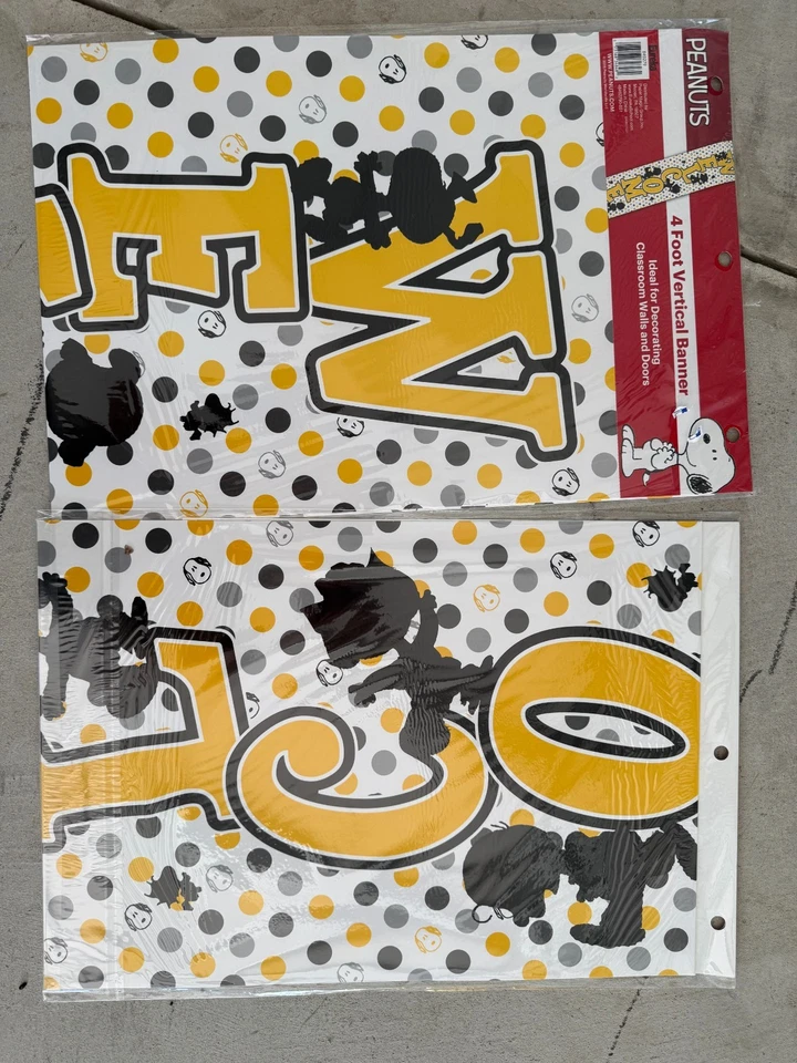 Lote de 2 banners verticais Eureka Peanuts 4 pés sala de aula e portas Peanuts Snoopy! - Imagem 1 de 1