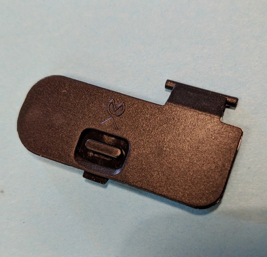 NUEVO Estuche Cubierta Tapa Puerta Batería Para Cámara Digital Nikon D3200 D3300 D5200 D5300 Foto 1 de 2