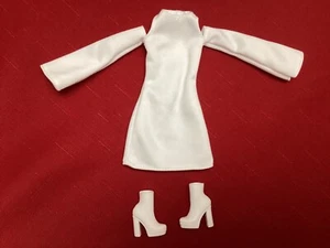 BARBIE #6 LOOKS DOLL WHITE OUTFIT OPEN SHOULDER DRESS BOOTS COMPLETE - Picture 1 of 7
