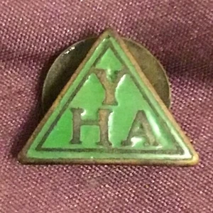 Vintage YHA lapel badge - Picture 1 of 2