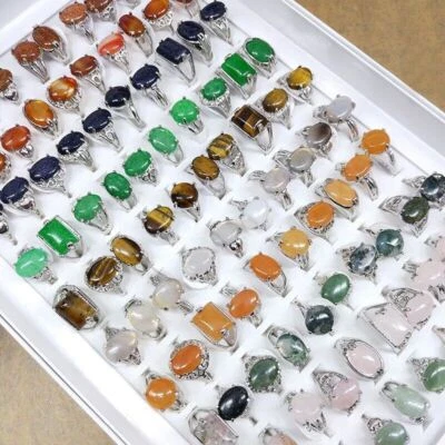Venta al por mayor 30 anillos de piedra natural de ágata colorida a granel mezcla joyas para dedos de mujer Foto 1 de 4