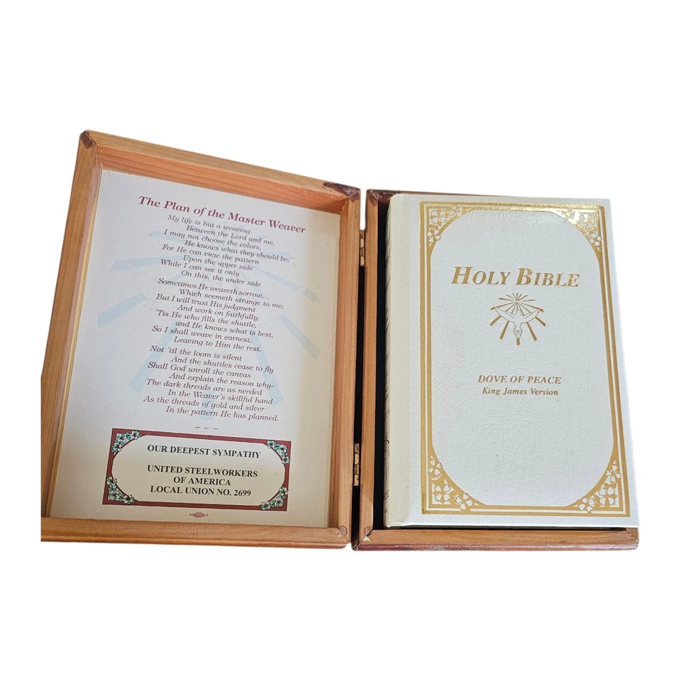 Holy Bible with Decorative Wooden Box – Inspirational Gift Set — 第 1/4 张图片
