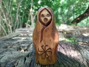 Estatua de Lada. Estatua de madera Lada tallada a mano. Mitología eslava. - Imagen 1 de 23