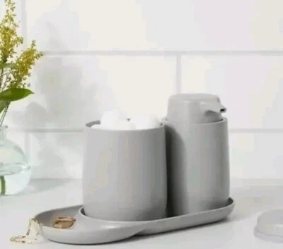 🔥 Room Essentials ~ Juego de paquete de baño gris claro de 3 piezas: bomba, bote y bandeja 🔥 Foto 1 de 4