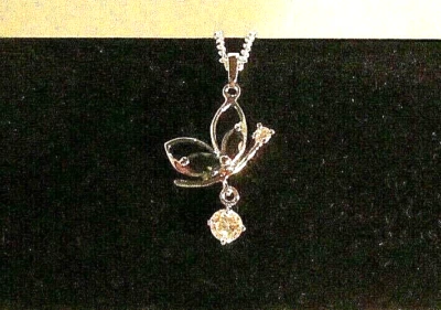 Collar de cadena de 20" enchapado en plata mariposa topacio blanco y zafiro negro (#848) NUEVO Foto 1 de 4