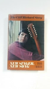 Cliff Richard - New Singer, New Song (H/B) 160 pgs + 8 pgs photos - Foto 1 di 1