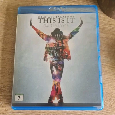 MICHAEL JACKSON'S THIS IS IT BLU-RAY NEW SEALED NORWEGIAN IMPORT UK PLAYABLE 250 - Image 1 of 4