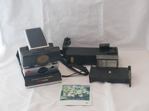 Polaroid SX-70 Sonar One Step (GETESTET UND FUNKTIONSFÄHIG) mit UNGETESTETEM Blitz/Stativ - Bild 1 von 7