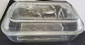 Vintage Glass Refrigerator Butter Dish With Embossed Cow Lid - Arcorac France - Picture 1 of 13
