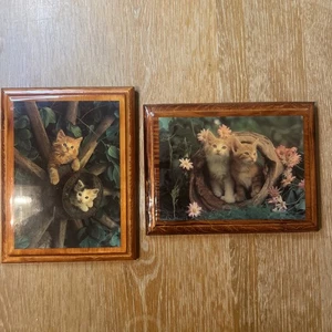 Lotto 2 targhette da parete in legno vintage gattino gatto gattini floreali MCM cabina epossidica - Foto 1 di 6