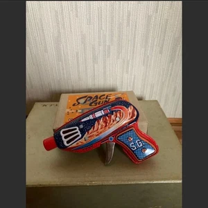 Vintage Blechspielzeug Space Gun aus Japan Retro Spielzeug Figur Maskottchen - Bild 1 von 2