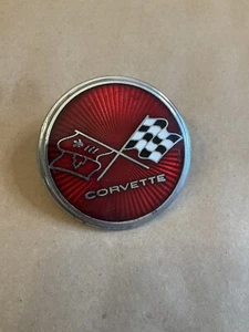 1975 1976 Corvette Fuel Door Gas Lid Emblem - Foto 1 di 6