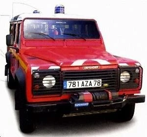 Bburago 32003 - Land Rover Defender 110 Pompiers 78 Yvelines (1:50) - Photo 1/2