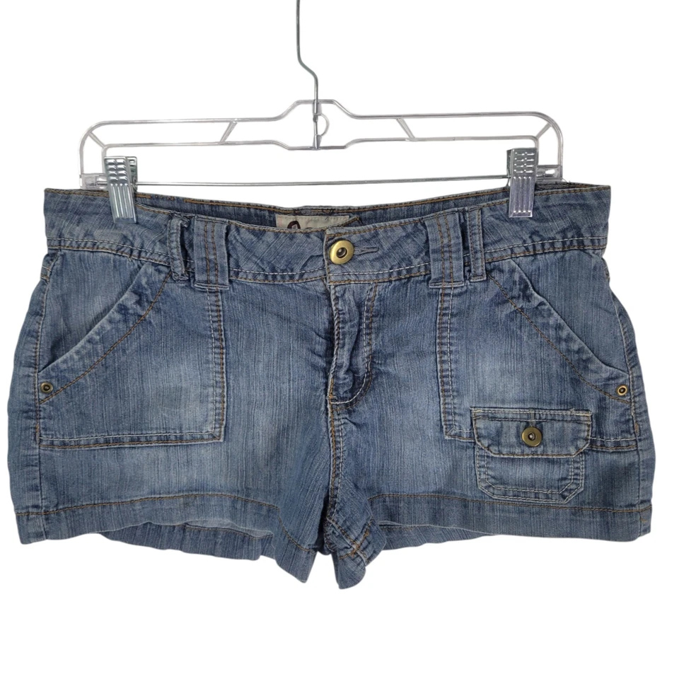 Pantalones cortos de mezclilla lisos azules talla 13 SO para mujer Foto 1 de 4