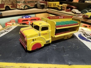 VINTAGE MARX #21 COCA-COLA DELIVERY TOY TRUCK PRESSED STEEL w CASES OF BOTTLES - Picture 1 of 7
