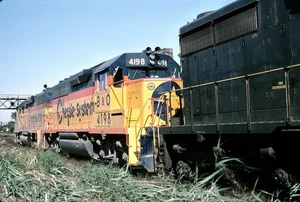 Baltimora & Ohio (B&O / Chessie) - GP40-2 - #4198 - diapositiva originale 35 mm - Foto 1 di 1