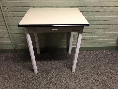 VTG CREAM ENAMEL TOP WOODEN FRAME AND SCORED LEG TABLE W/DRAWER FARMHOUSE Cover