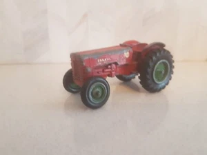Matchbox king sized McCormick international Tractor 1960s - Picture 1 of 3