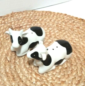 Cows Salt Pepper Shakers - Picture 1 of 2