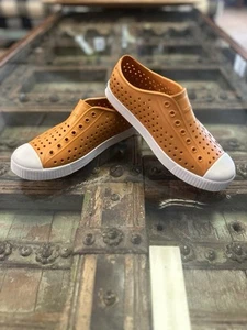 ZAPATOS NATIVOS Jefferson CLÁSICOS Naranja Ligeros Slip Juniors 4 Transpirables - Imagen 1 de 5