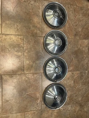 Tapacubos AMC Pacer Concord Gremlin Hornet Matador Cubierta de rueda Tapacubos 14" PINTADO Foto 1 de 4