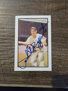 1983 reprint of 1953 Bowman Color Phil Rizzuto #9 *IP* Auto🔥 - Picture 1 of 3