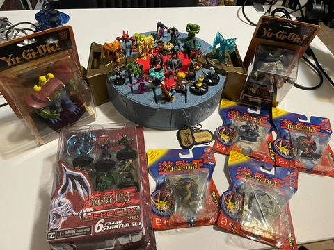 GIANT LOT  COLLECTION of Yugioh minufigures miniatures figures loose and sealed Cover