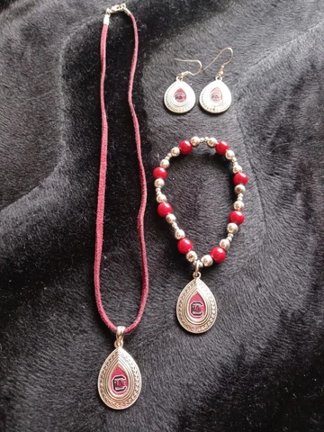 South Carolina Gamecocks Jewelry Lot Earrings Bracelet Necklace Cover