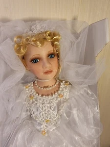 Kathy Collection feines Biskuitporzellan 15 Zoll Brautkleid Puppe - Bild 1 von 7