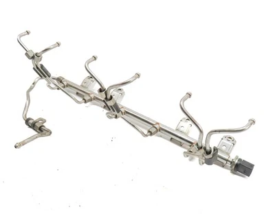 BMW 535I (F10) 2011 3,0 L (N55) riel inyector de combustible con solenoide de presión y líneas Foto 1 de 4