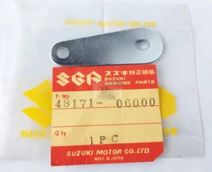 Soporte inferior para patas Suzuki ciclomotor U50 U70 nuevo de lote antiguo - Imagen 1 de 2
