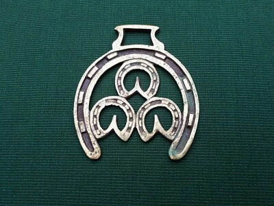 décapsuleur ancien en laiton : le fer à cheval - Photo 1/2