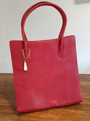 Sac à main Lancel cuir rouge Façon Lézard en parfait état . - Photo 1/4