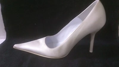 NEW WOMEN'S MELBO BRIDAL SHOES-GORGEOUS - Image 1 of 4