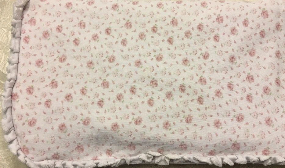 3-6 Mos Vtg Floral Baby Receiving Blanket Pink White Ruffle Trim 24x30 Rosebud - Image 1 of 4