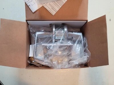 Manijas de palanca con llave de puerta de entrada comercial de grado 2 de cromo satinado de alta resistencia Foto 1 de 4