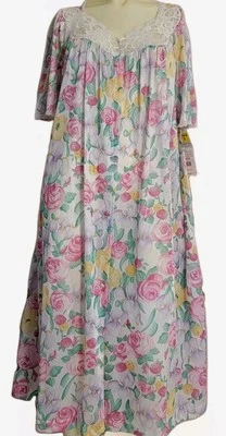 NUEVO CON ETIQUETAS Camisón Vanity Fair Ropa de Salón Vestido de Casa Rosa Floral De Colección Encaje Botón M Foto 1 de 4