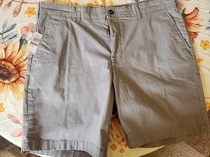 Mens Shorts Izod Saltwater Size 38 x 9.5 Gray Relaxed Classics Stretch NWT Chino - Picture 1 of 5