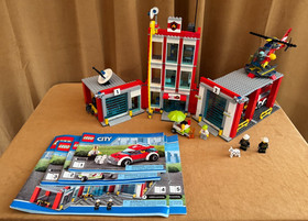 60110 LEGO Complete CITY: Fire Station with manuals and all minifigures
