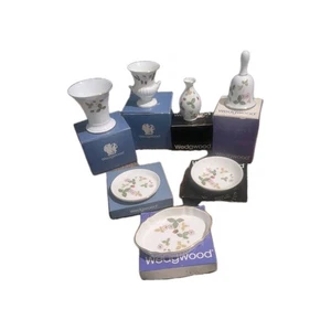 Wedgewood Bone China Wild Strawberry X 7 Pices Trinket Dishes ,Bell With Boxes  - Picture 1 of 9