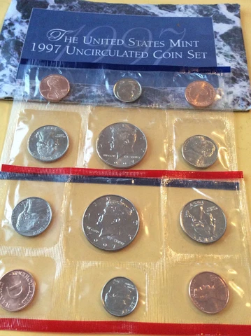 Mint Set - 1997         (MS90-175) Cover